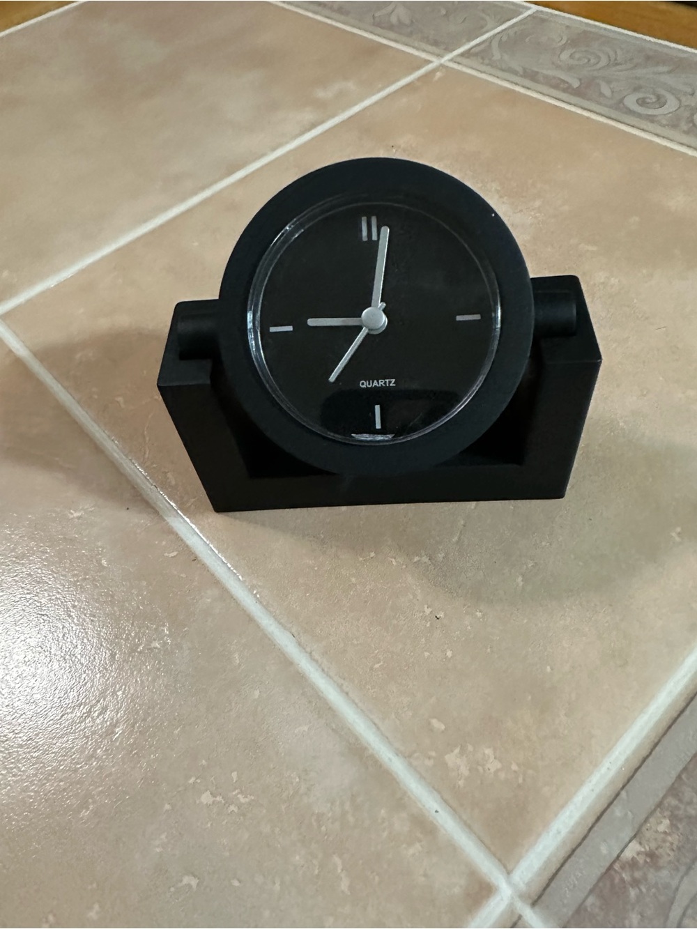 Quartz Black Minimalist Mantel Clock - Unbranded - Picture 4 of 4